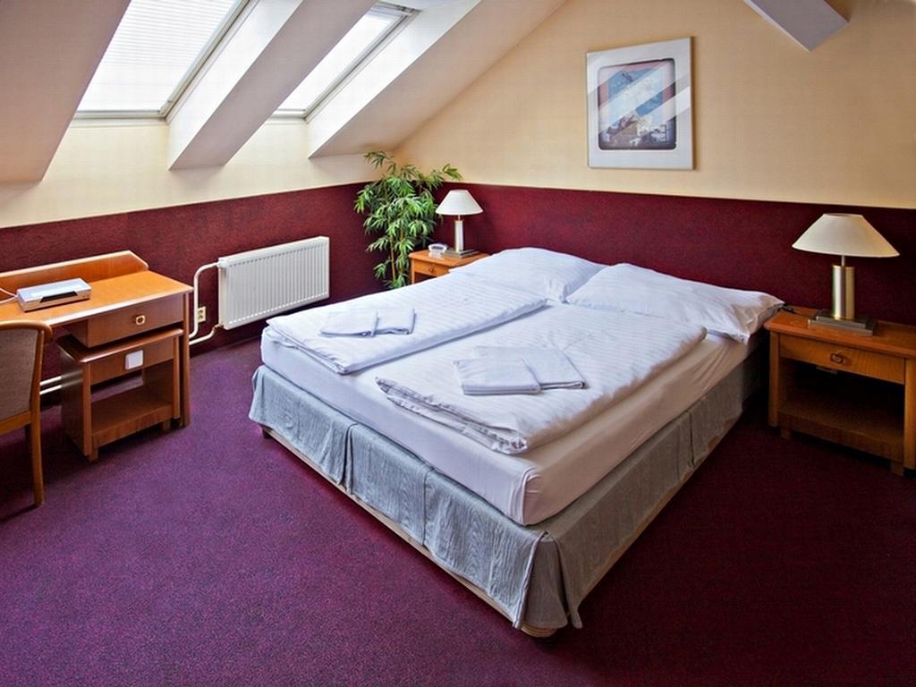 A Plus Hotel & Hostel Prague Ngoại thất bức ảnh