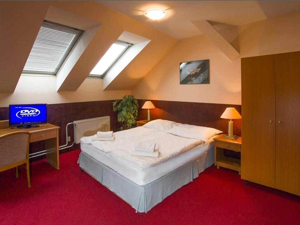 A Plus Hotel & Hostel Prague Ngoại thất bức ảnh