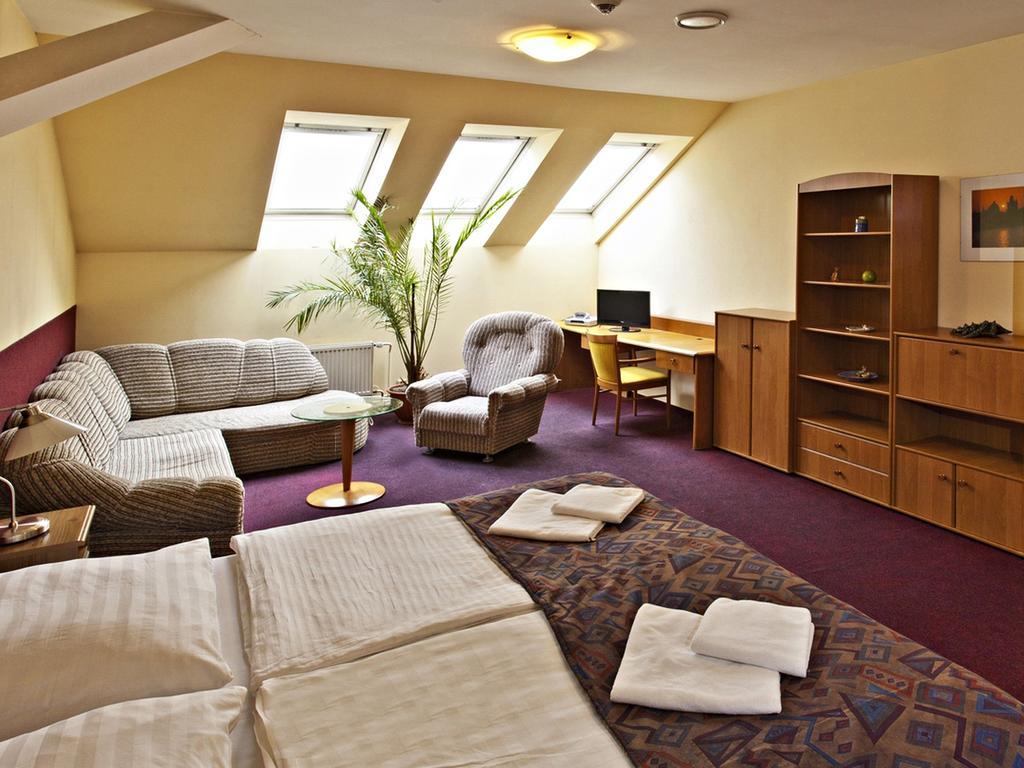 A Plus Hotel & Hostel Prague Ngoại thất bức ảnh
