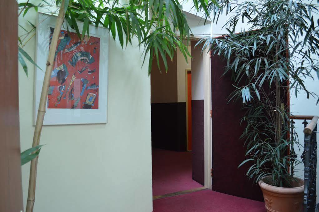 A Plus Hotel & Hostel Prague Ngoại thất bức ảnh
