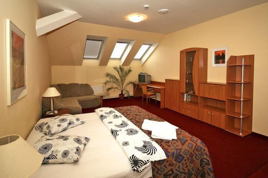 A Plus Hotel & Hostel Prague Ngoại thất bức ảnh